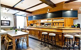 The Crewe And Harpur
